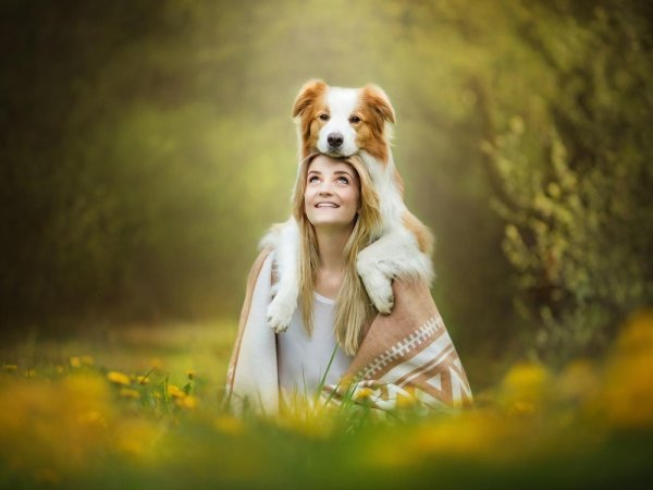 Девушка с животными