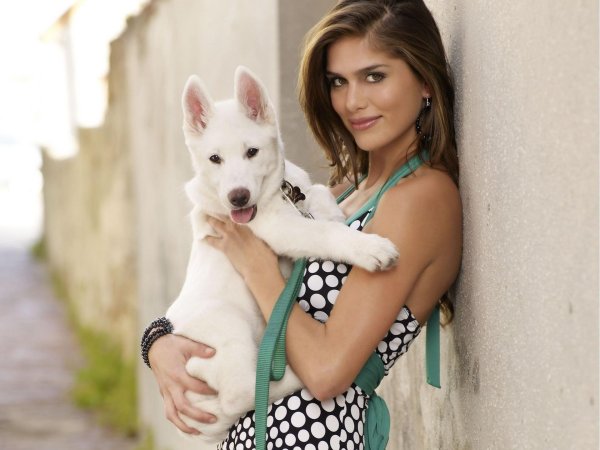 Девушка с животными