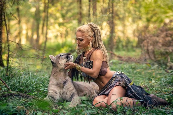 Девушка с животными