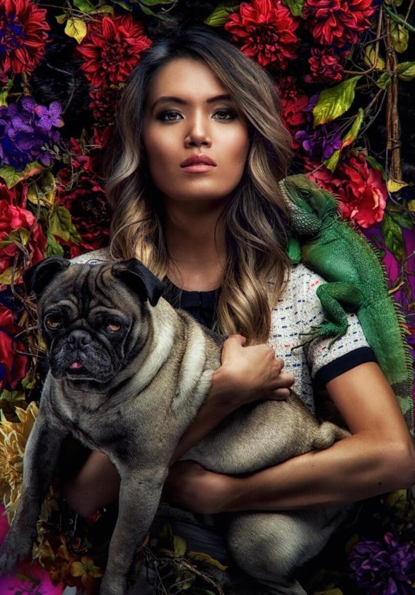 Девушка с животными