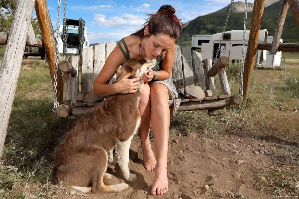 Девушка с животными