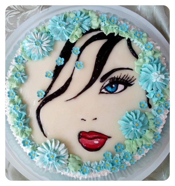 Девушка на торт