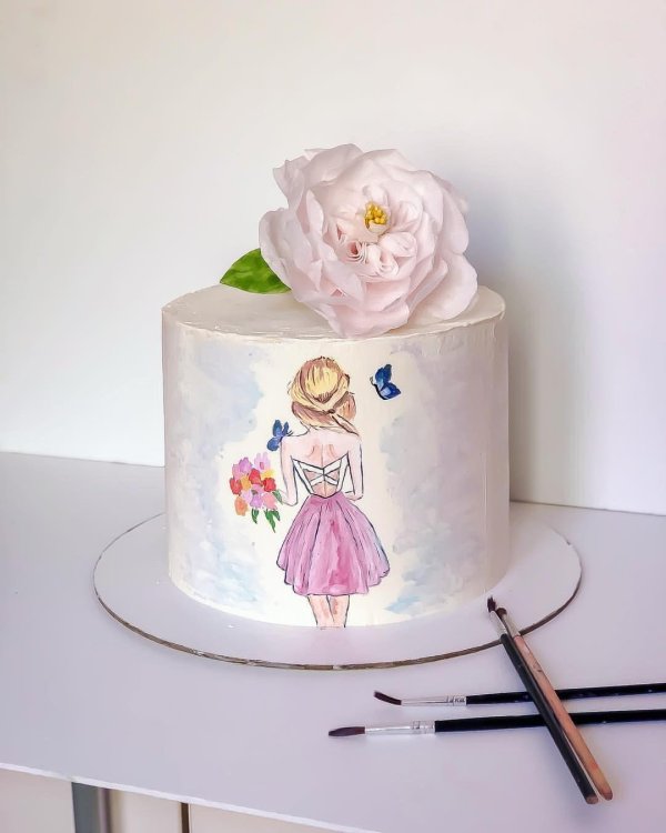 Девушка на торт