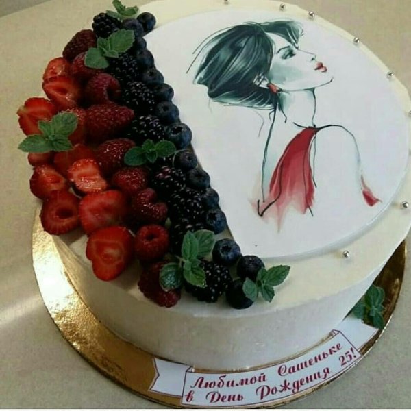 Девушка на торт