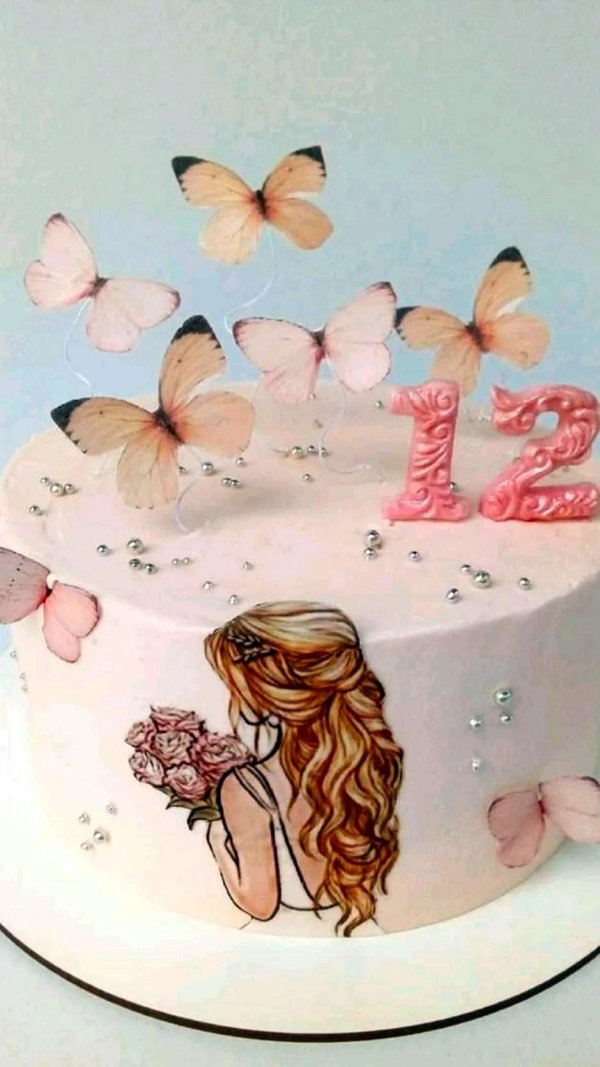 Девушка на торт