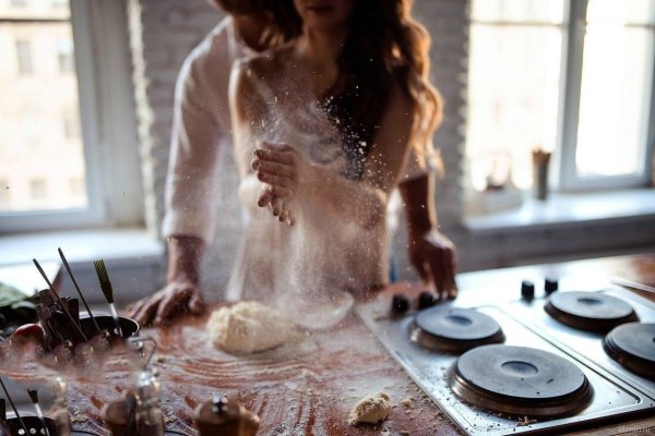 Девушка на кухне