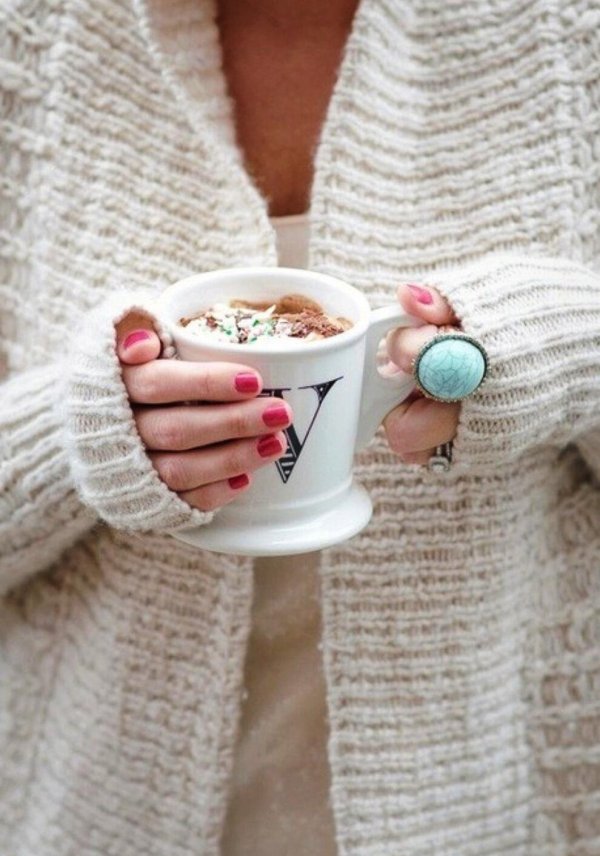 Девушка с кофе