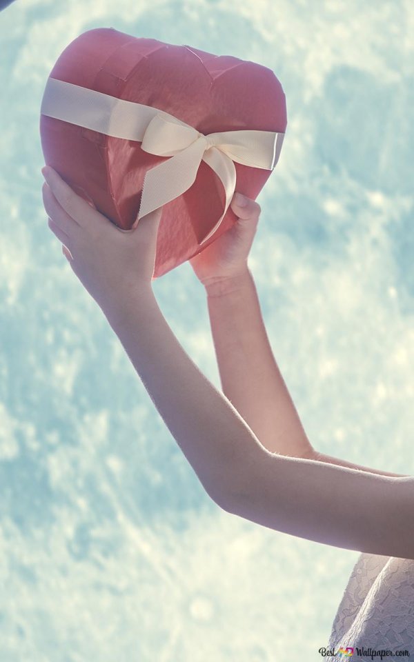 Девушка с сердцем