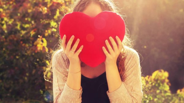 Девушка с сердцем