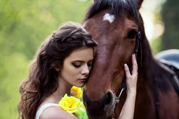 Девушка с лошадью