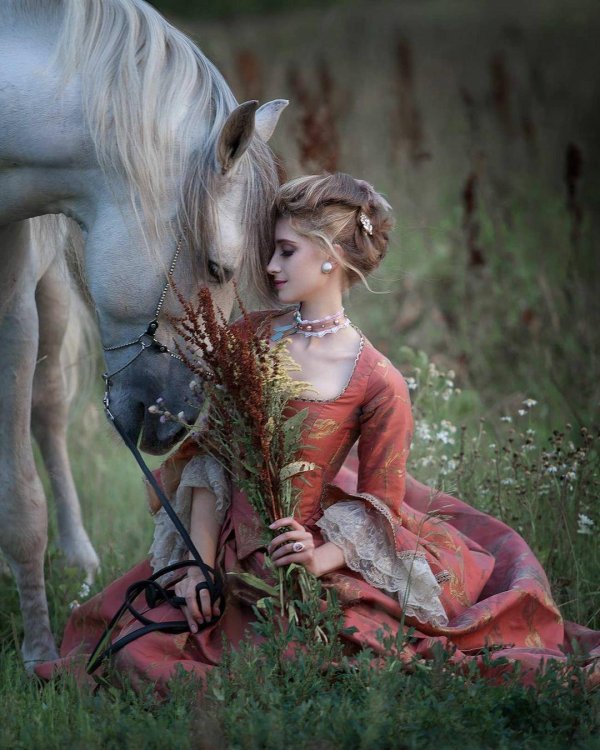 Девушка с лошадью