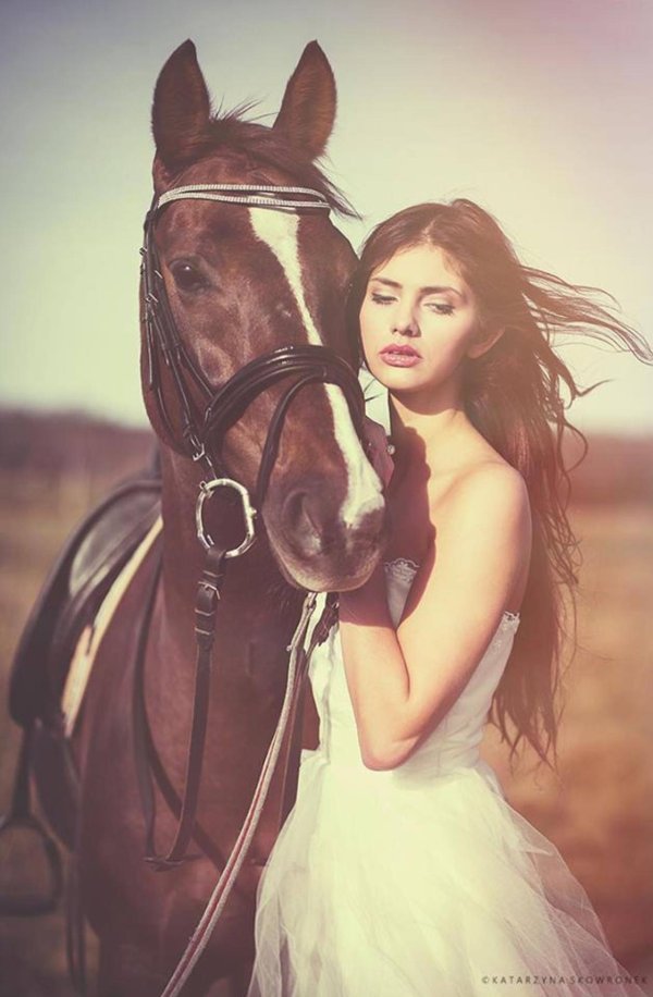 Девушка с лошадью