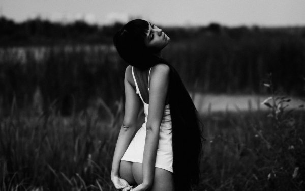 Черно белые с девушками