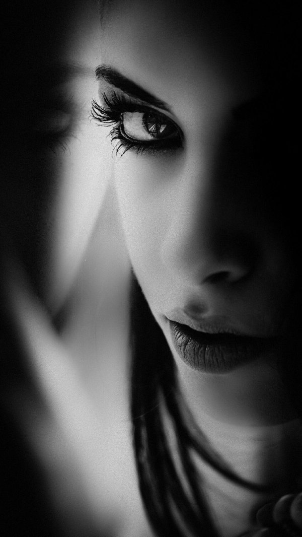 Черно белые с девушками