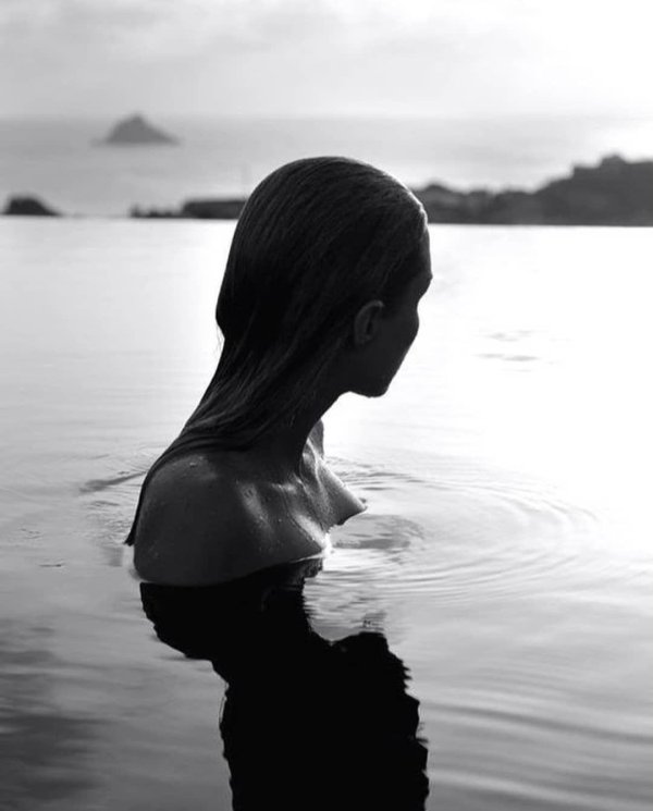 Черно белые с девушками