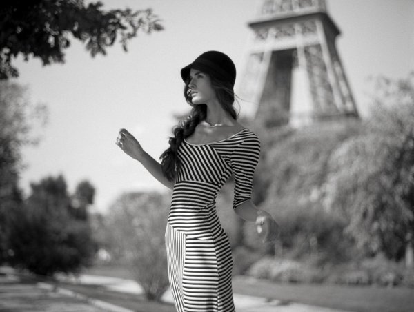 Черно белые с девушками