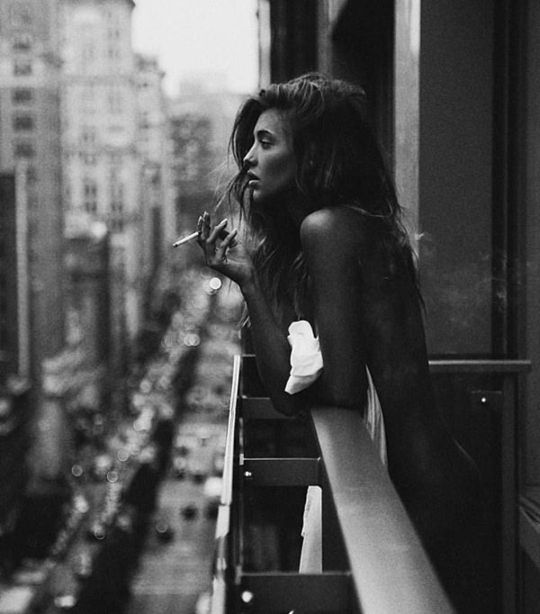 Черно белые с девушками