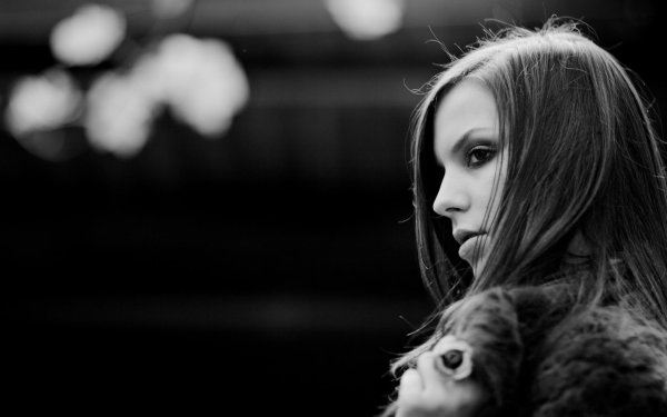 Черно белые с девушками