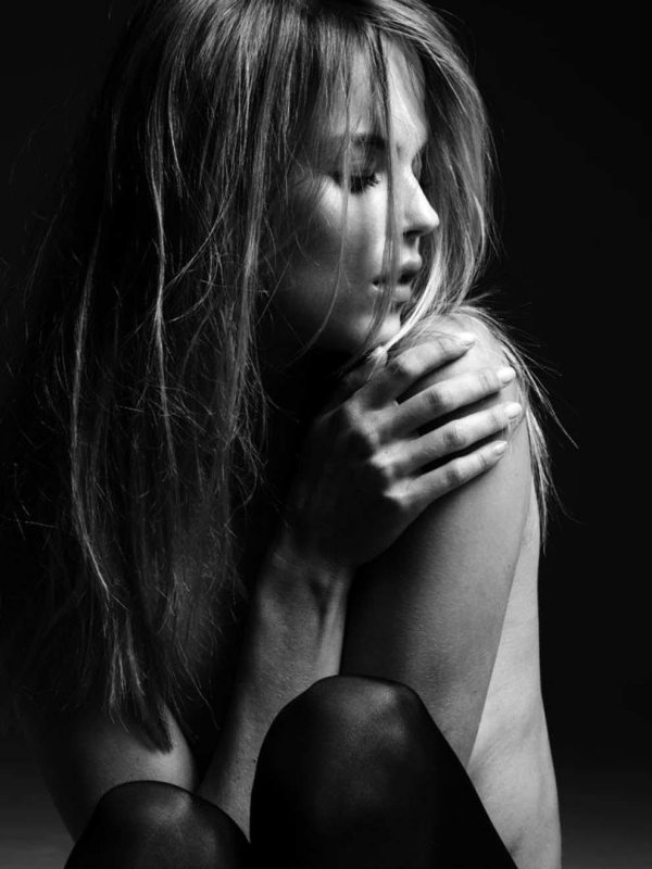 Черно белые с девушками