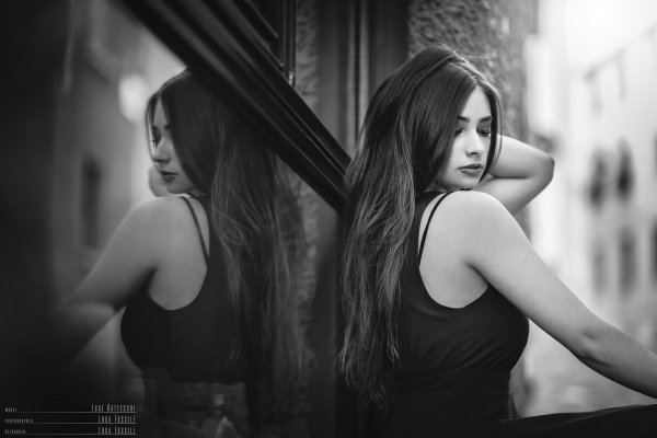 Черно белые с девушками