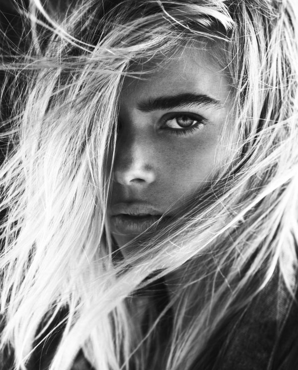 Черно белые с девушками