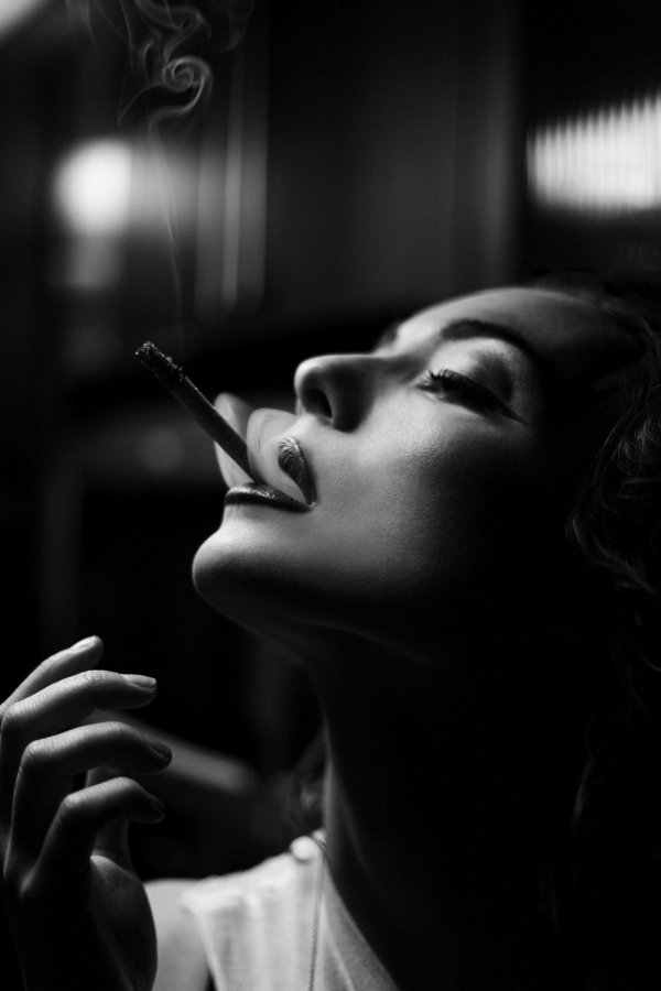 Черно белые с девушками