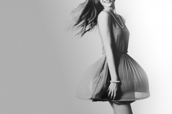 Черно белые с девушками