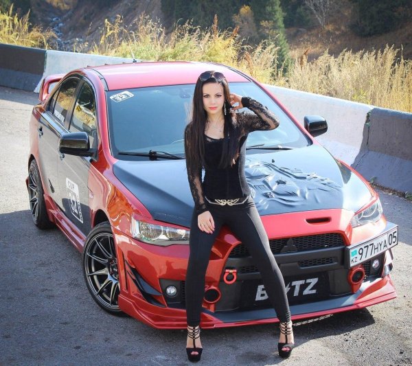 С автомобилями и девушками