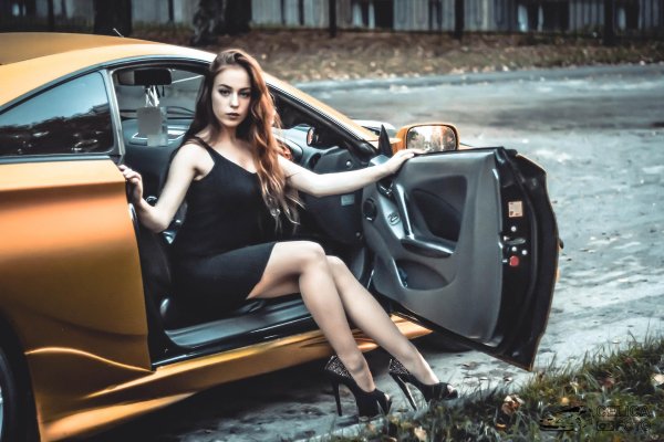 С автомобилями и девушками