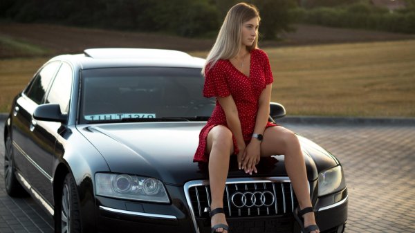 С автомобилями и девушками