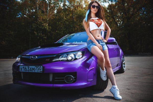 С автомобилями и девушками