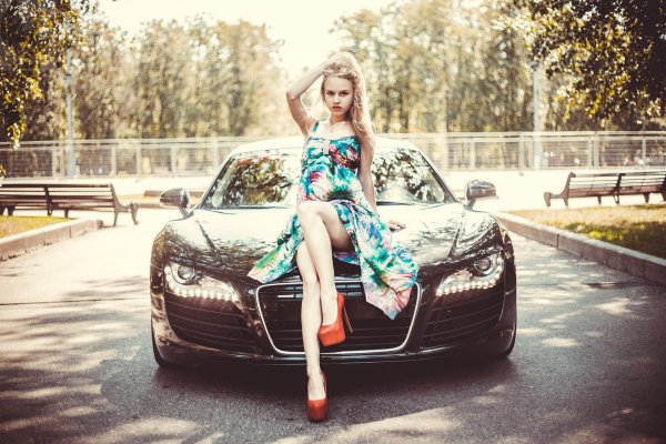 С автомобилями и девушками