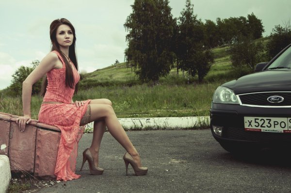 С автомобилями и девушками