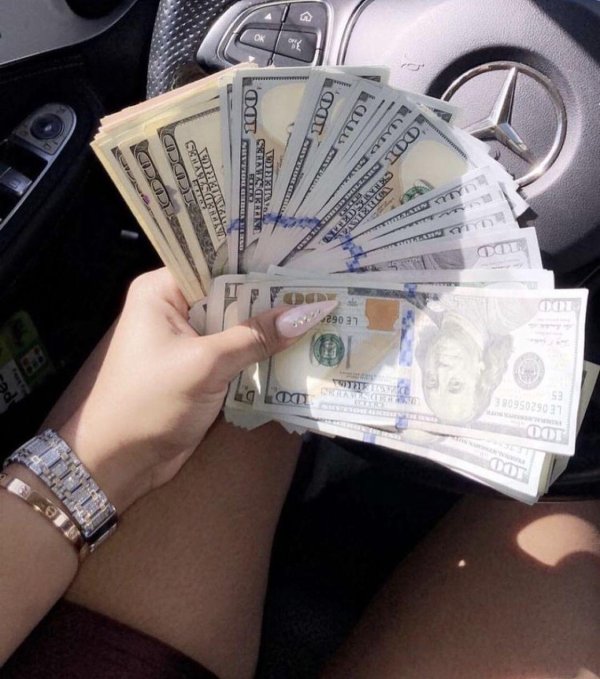 С деньгами и девушками