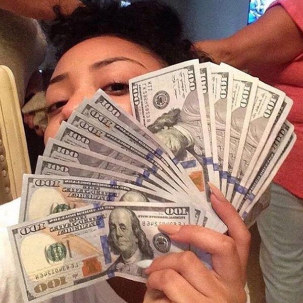 С деньгами и девушками