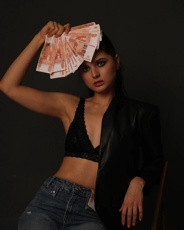 С деньгами и девушками