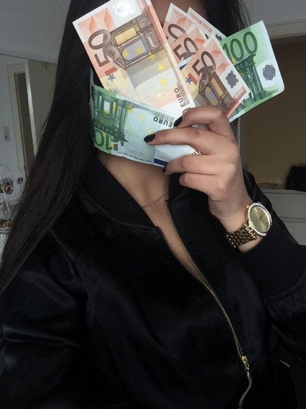 С деньгами и девушками