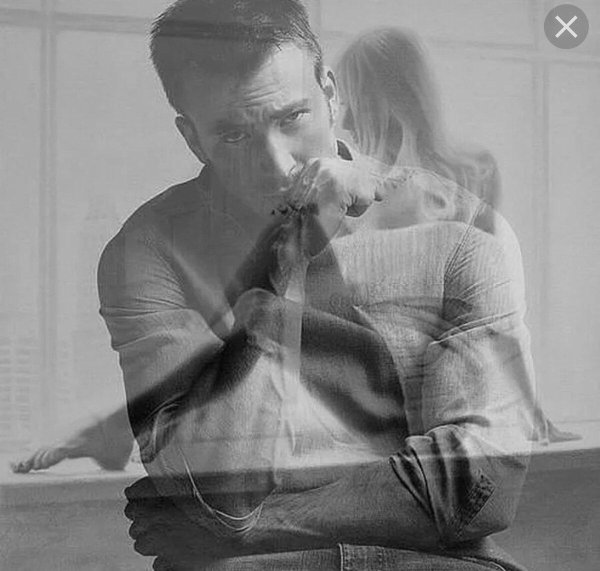 Девушка скучает по парню