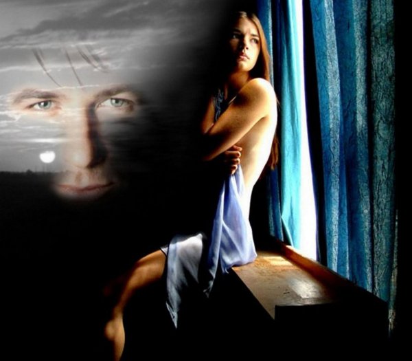 Девушка скучает по парню