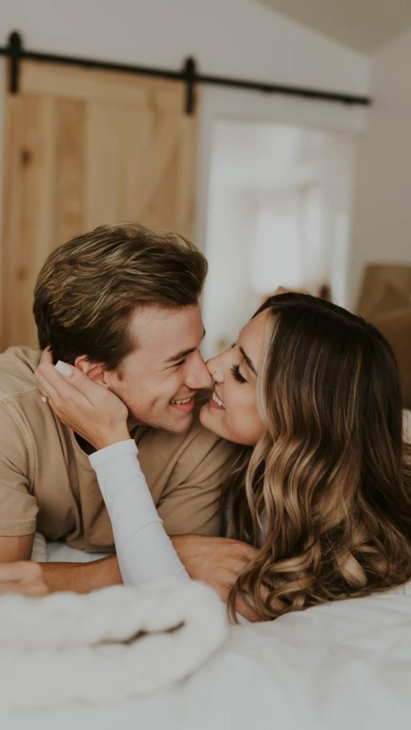 Парень и девушка вместе