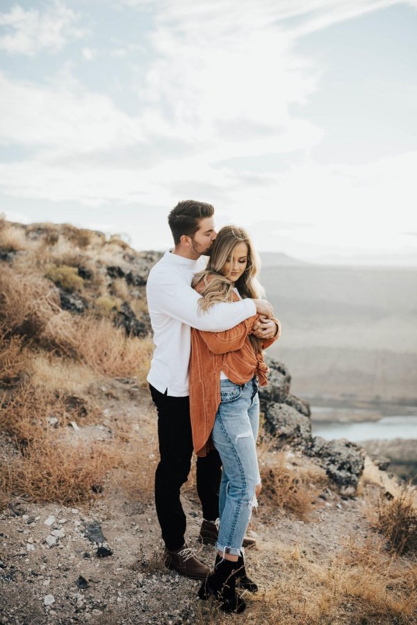 Парень и девушка вместе