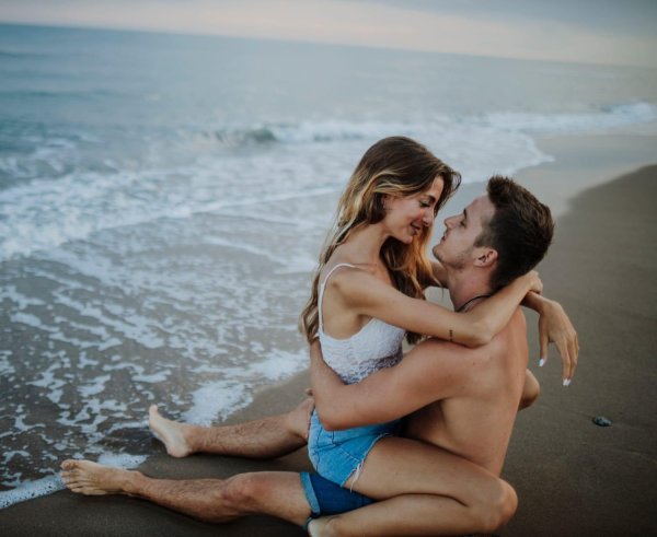 Парень и девушка вместе