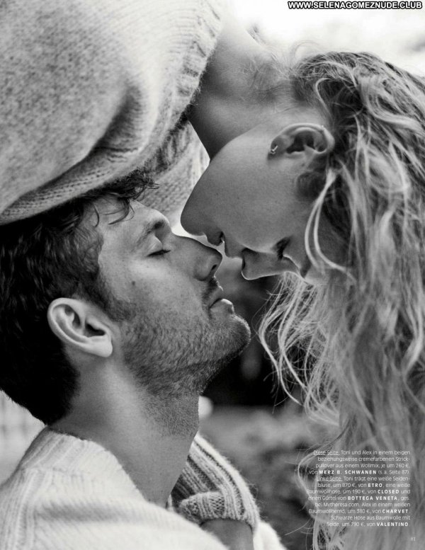 Парень и девушка вместе