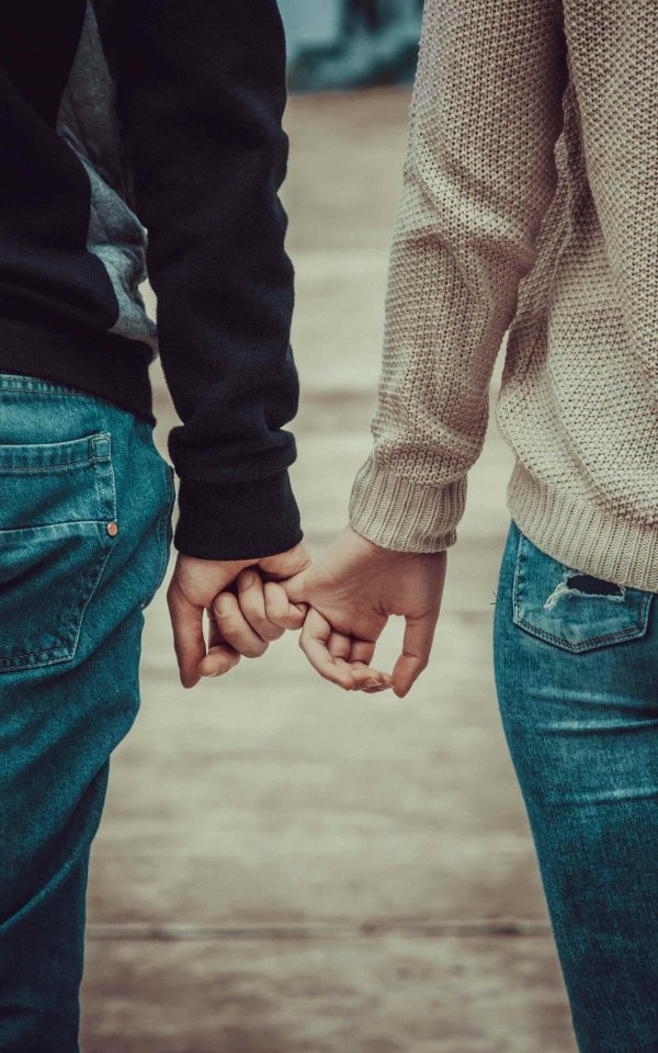 Парень и девушка вместе