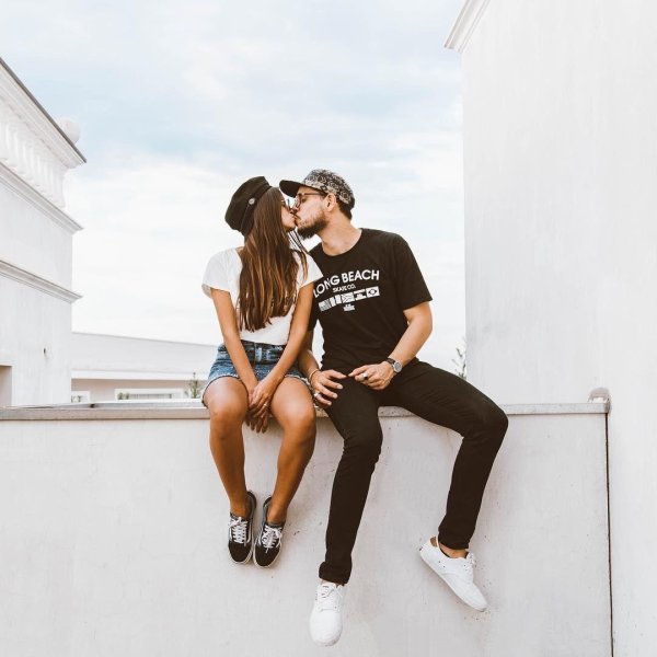 Парень и девушка вместе