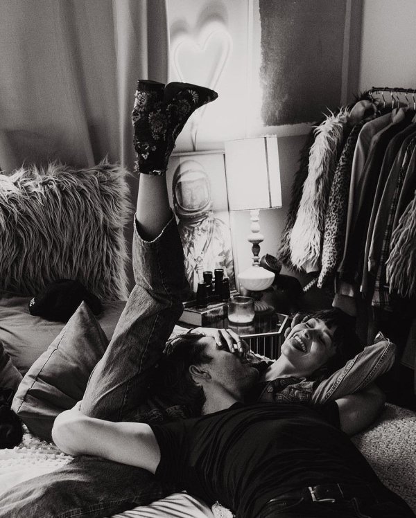 Парень и девушка вместе