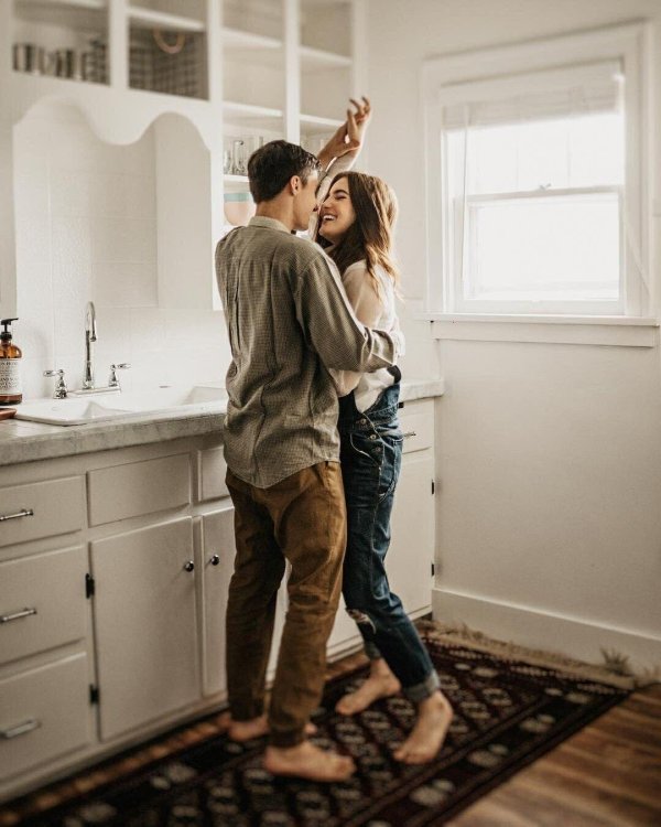 Парень и девушка вместе