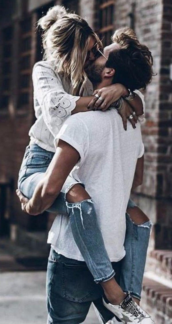 Парень и девушка вместе