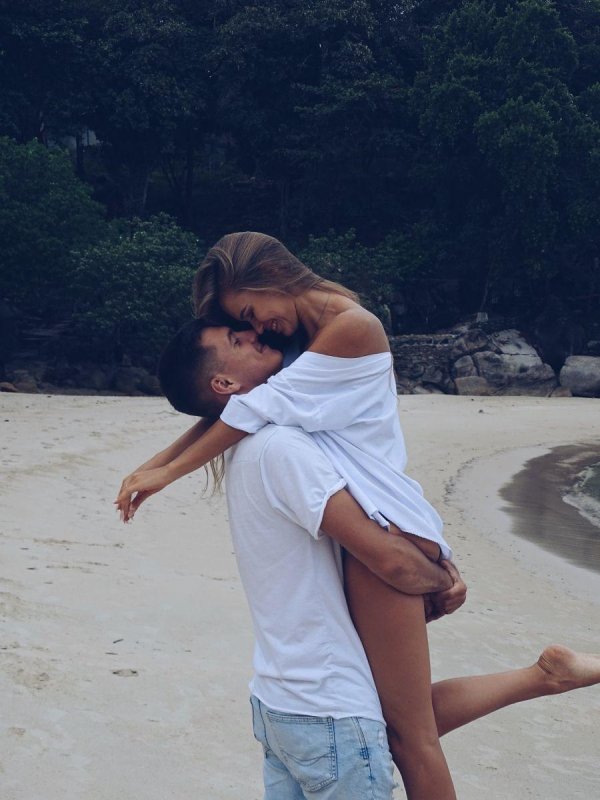 Парень и девушка вместе