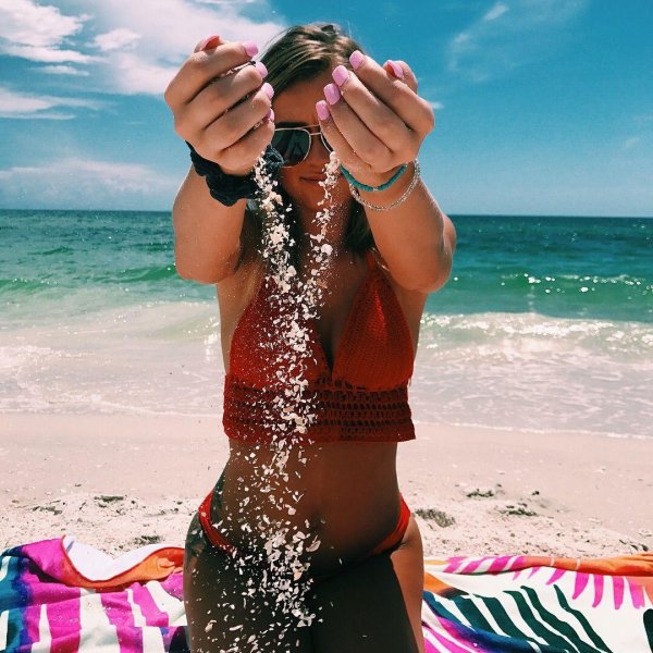 С моря с девушками